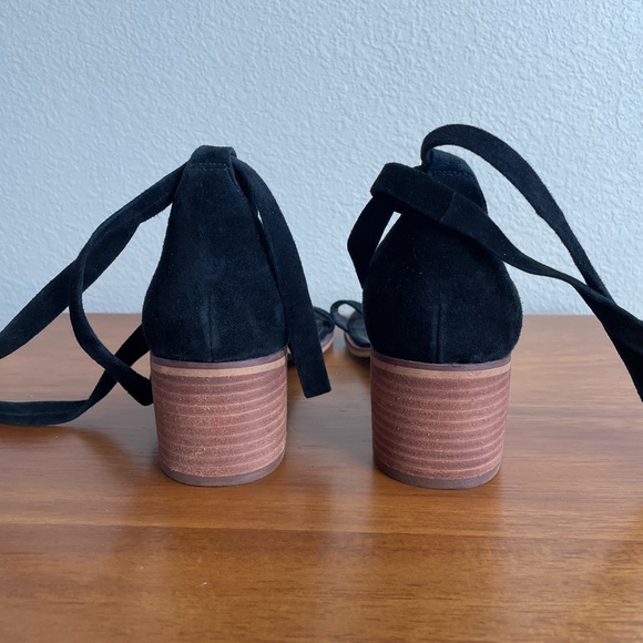 NWOB Steve Madden Rizzaa Suede Strappy Block Heel Sandals. - Picture 3 of 9